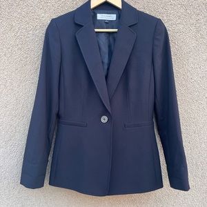 - Tahari Arthur S.Levine blazer for women size 4 black color